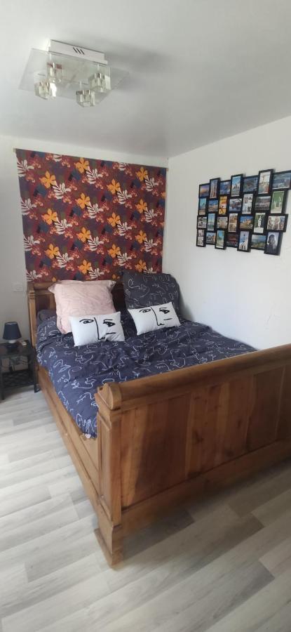 Апартаменты Petit Logement Sur Jardin Сен-Эрблен Экстерьер фото